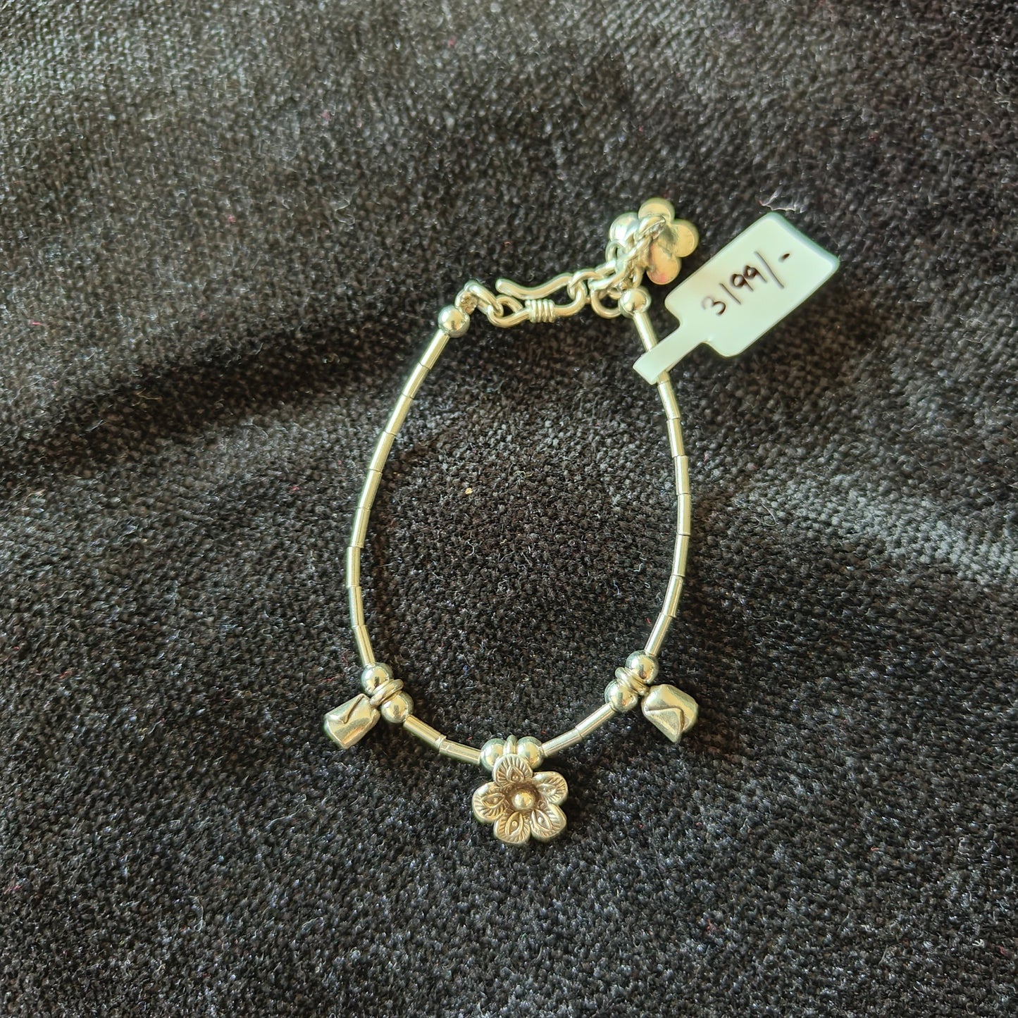 Exquisite Floral Loose Bracelet With Flowers And Bud Charms