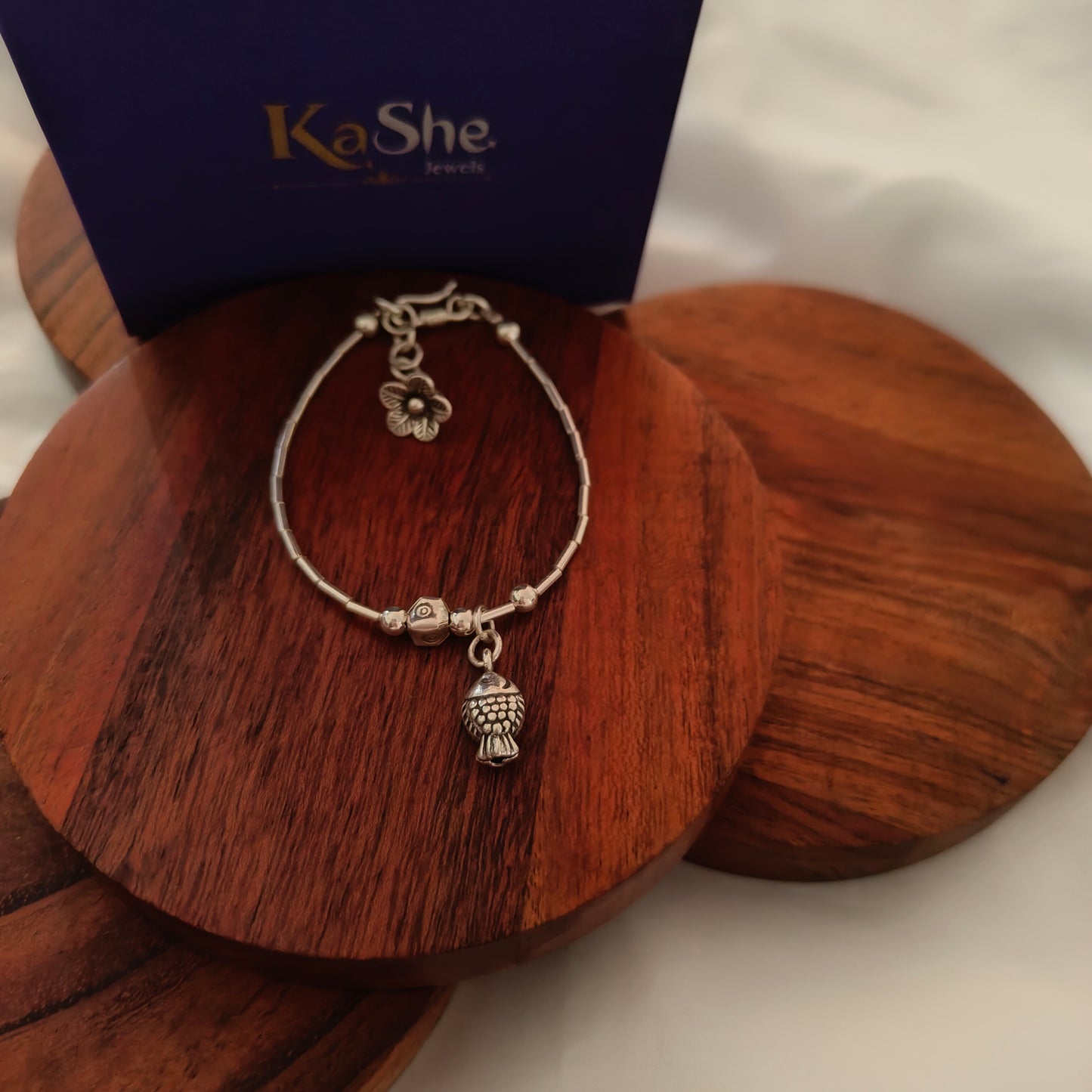 Exquisite Floral Loose Bracelet With Fish And Flower Charms