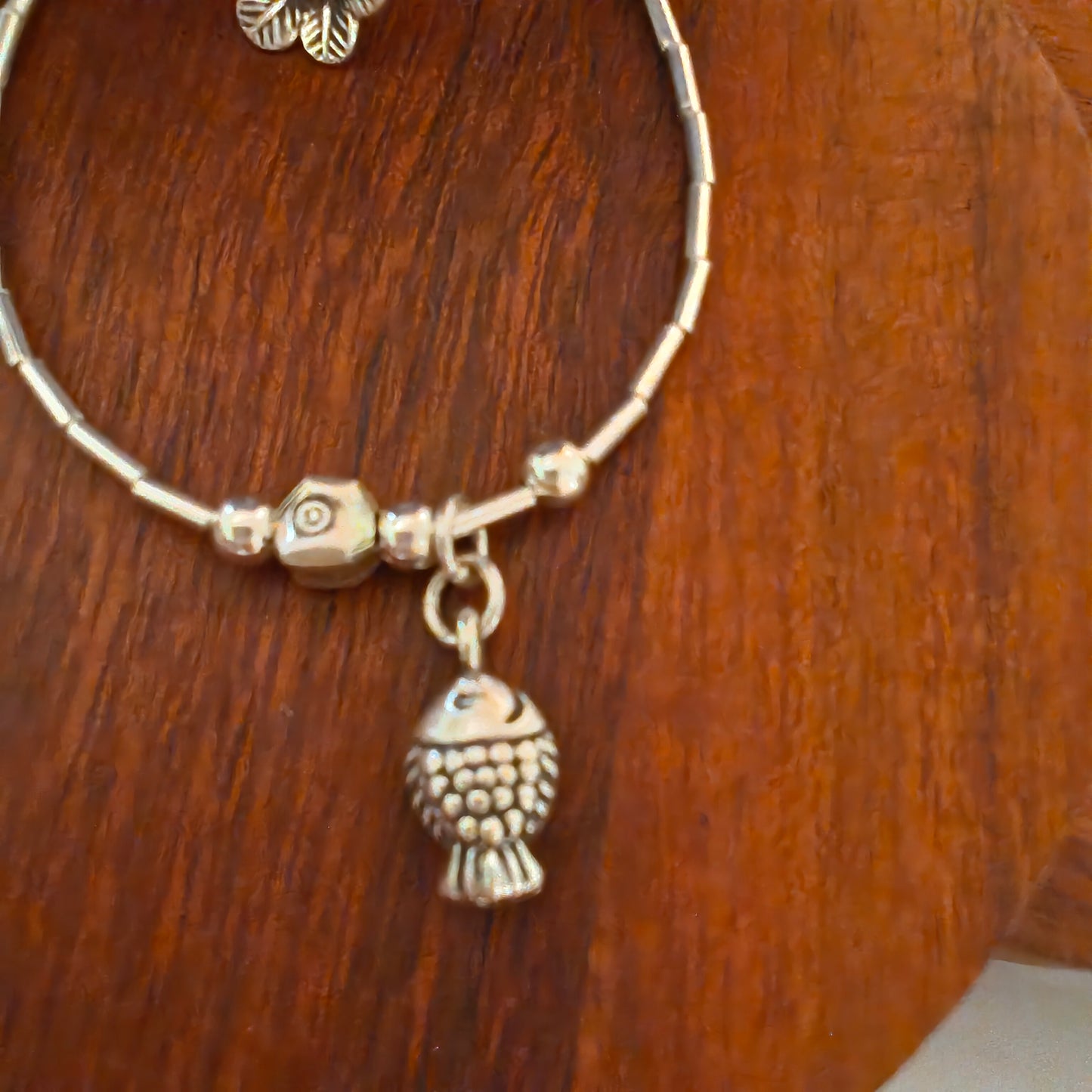 Exquisite Floral Loose Bracelet With Fish And Flower Charms