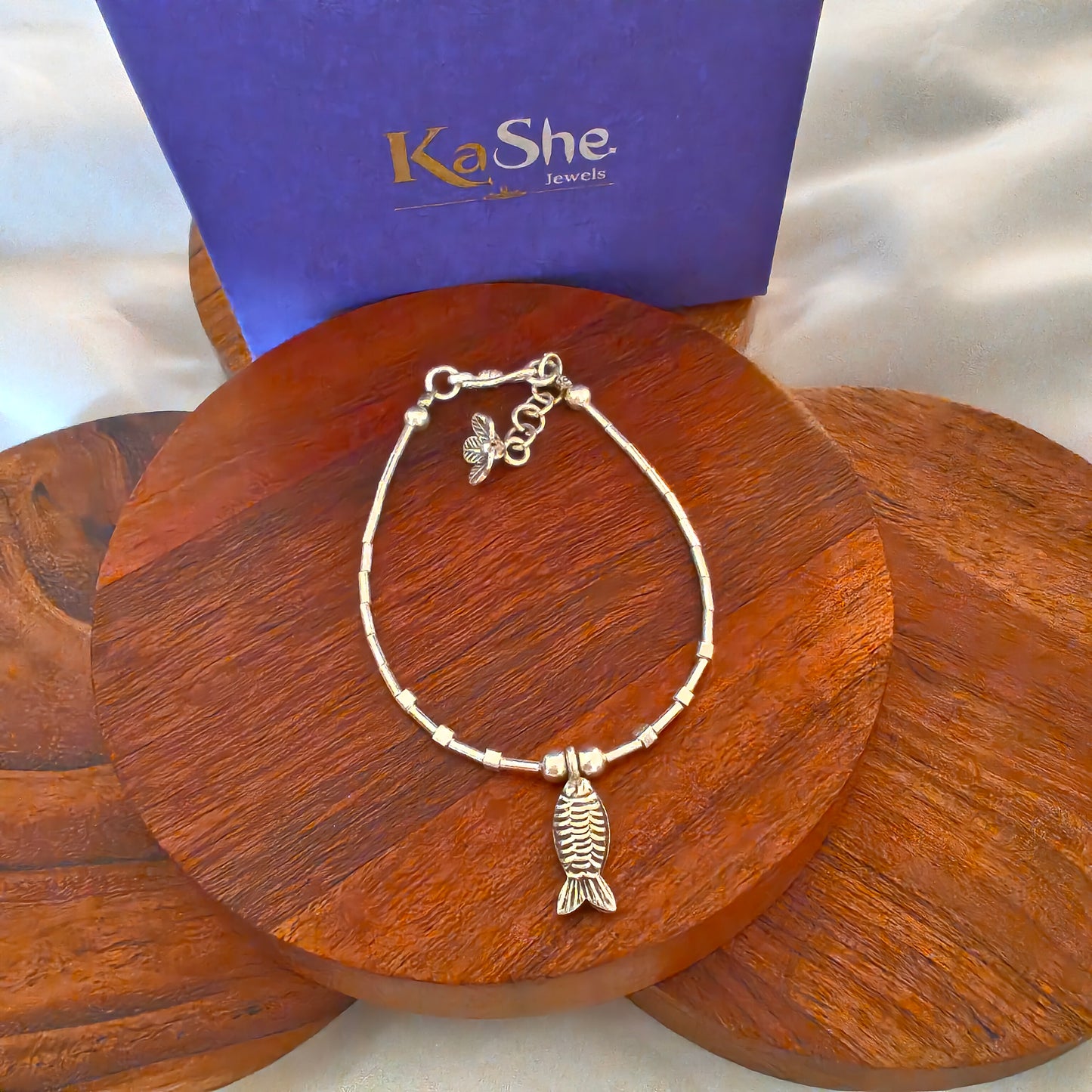 Exquisite Floral Loose Bracelet With Fish And Flower Charms