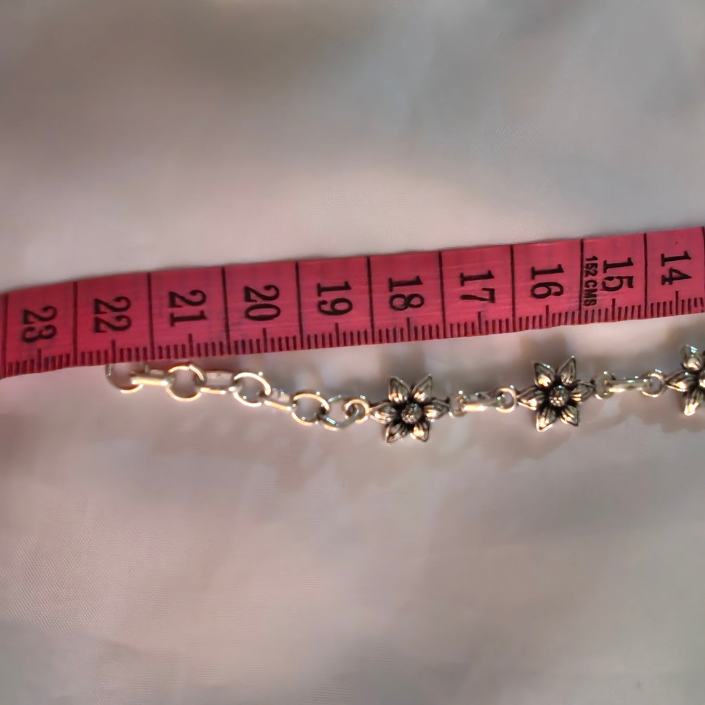 Exquisite 925 Silver Evergreen Flower Loose Bracelet