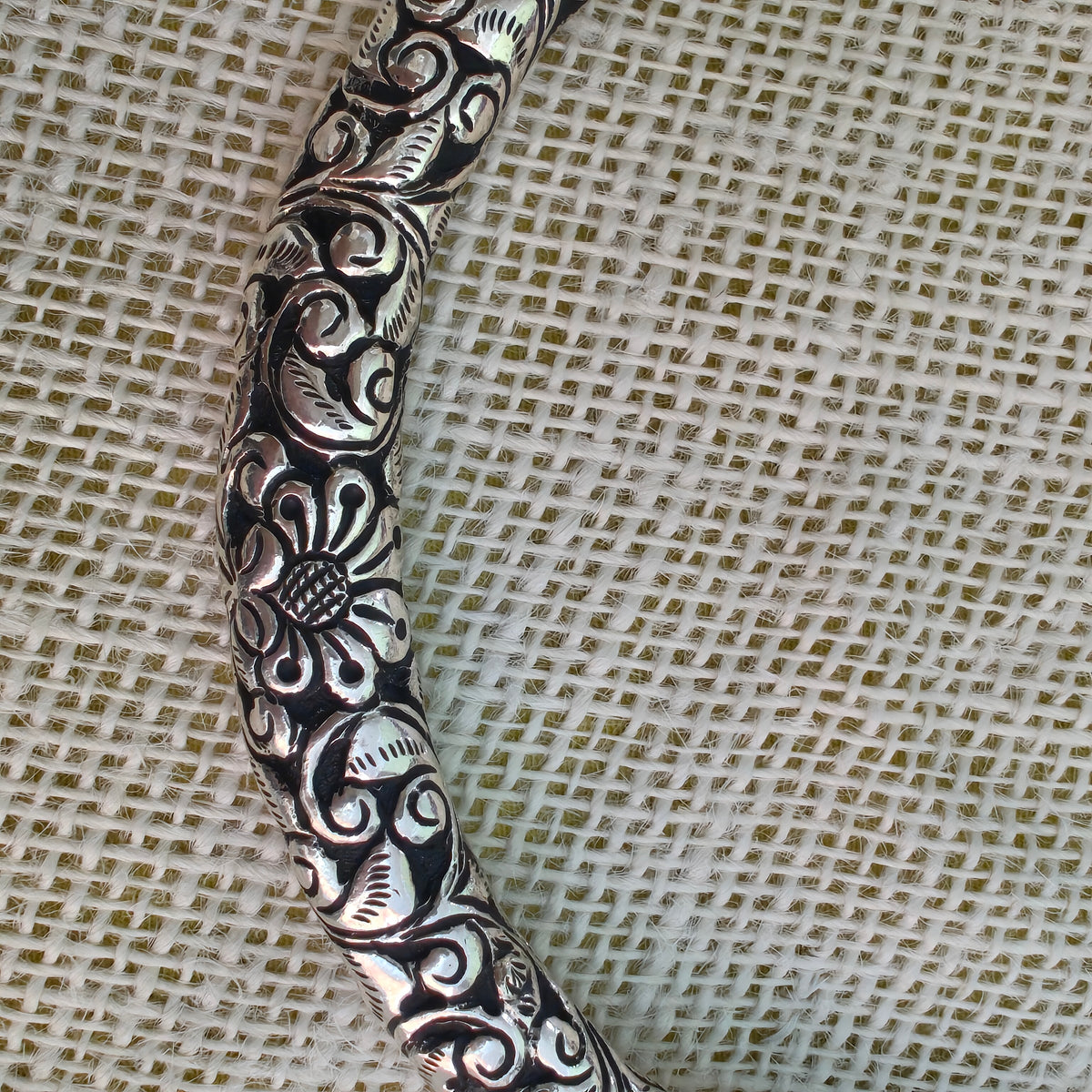 Versatile Choker Necklace Hasli with Handcrafted Chitai Intricate Flower With Maroon Thread Pipe Dori Long (ii)