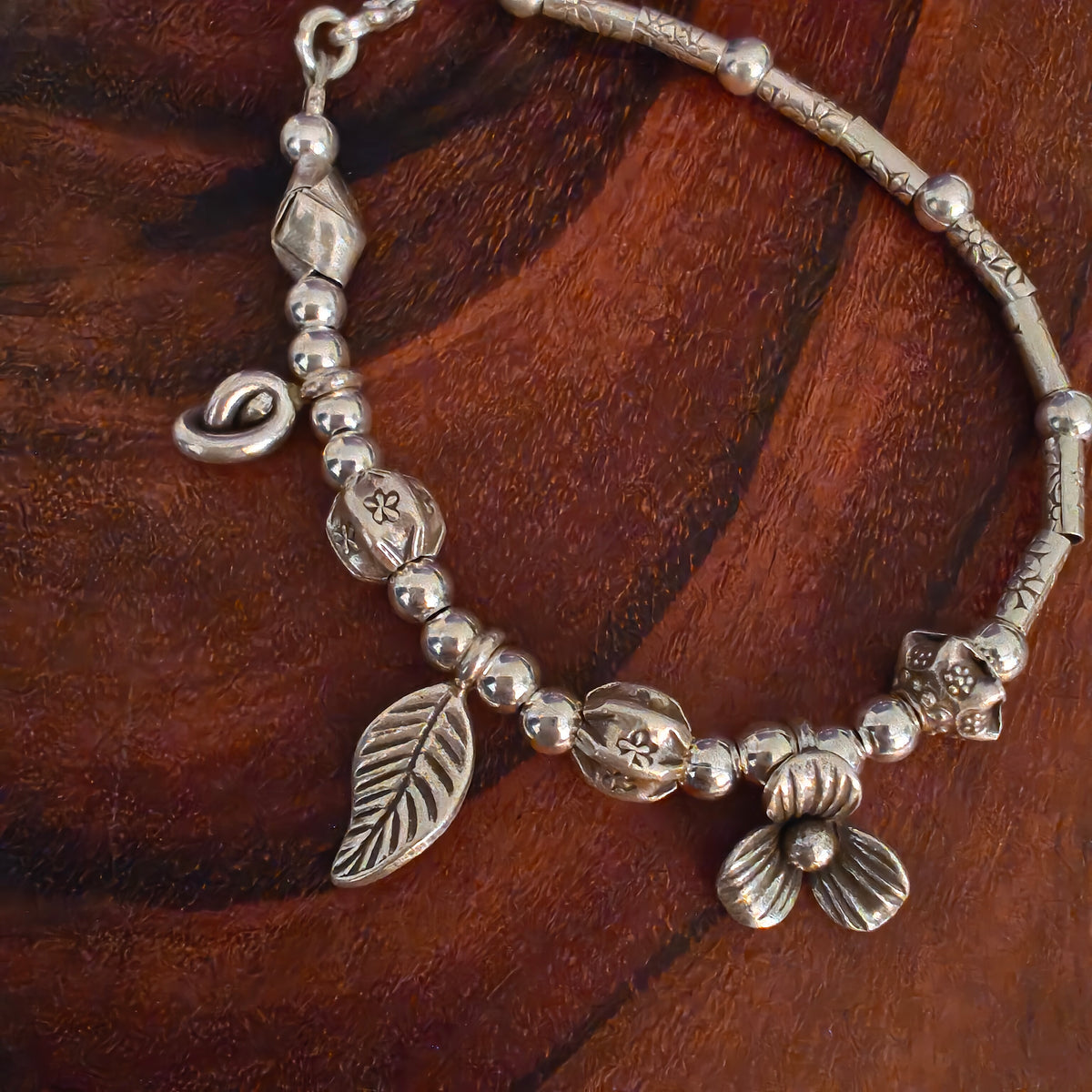 Exquisite 925 Silver Loose Bracelet With Textured Balls Leaves And Flower Charms