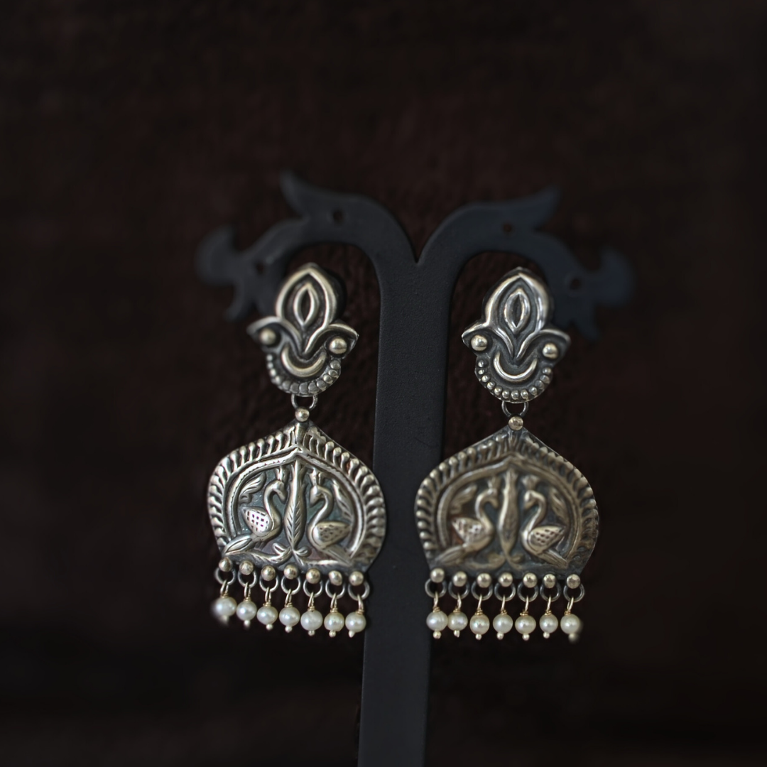 925 Silver Leaf Motif Stud With Peacock Pearl Dangler