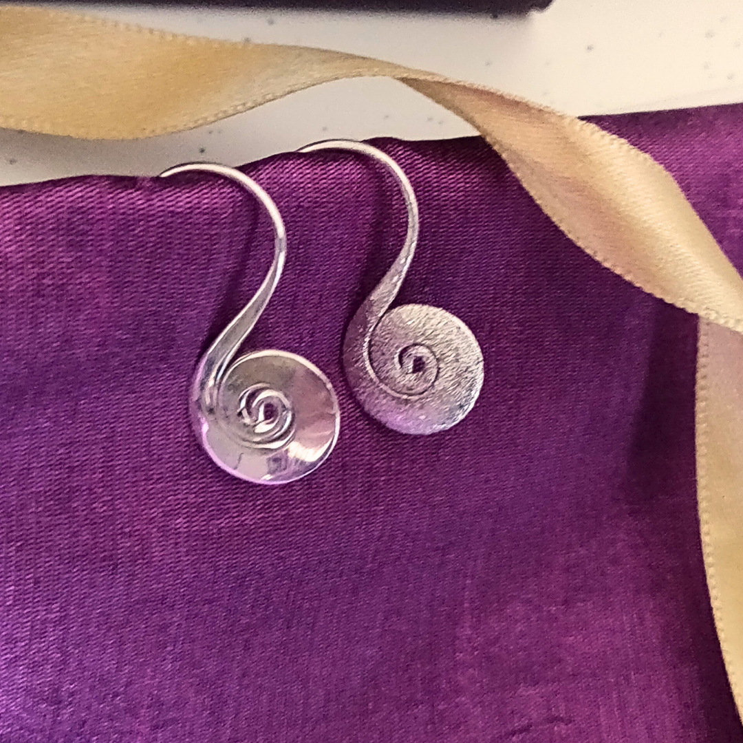 Dainty 925 Silver Snail Hooks 2