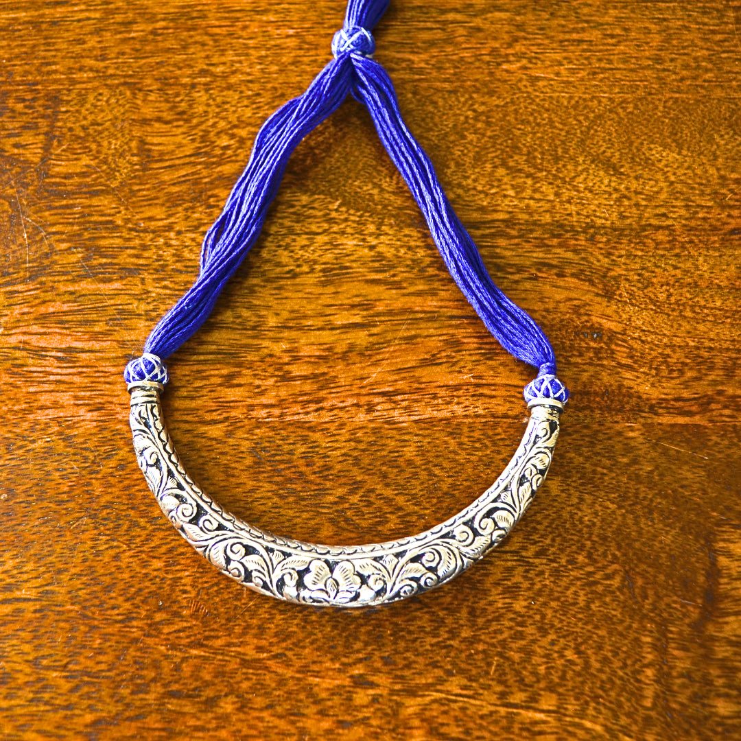 Versatile Choker Necklace Hasli with Handcrafted Chitai Intrcate Flower With Blue Thread Pipe Dori