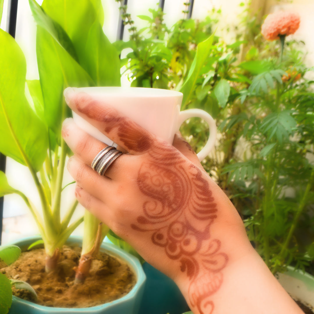 Textured Single Spiral Ring With Leaves Pattern