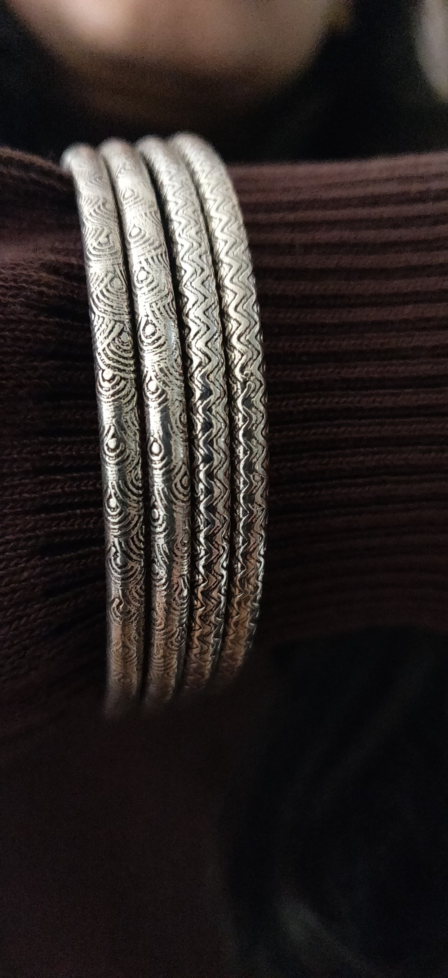 Silver Wavy Textured Light Weight Openable Hollow Bangle 2,6