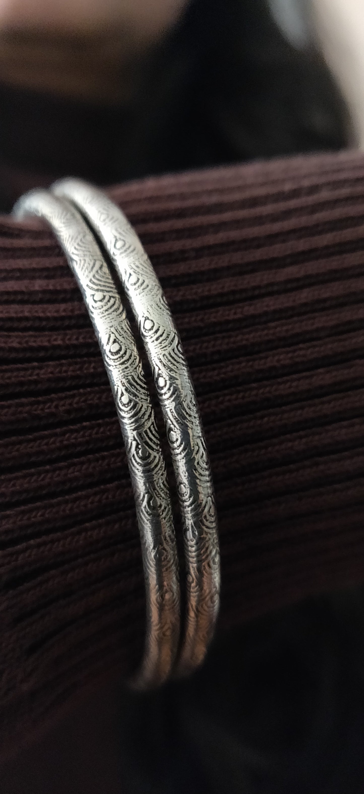 Silver Wavy Textured Light Weight Openable Hollow Bangle 2,6