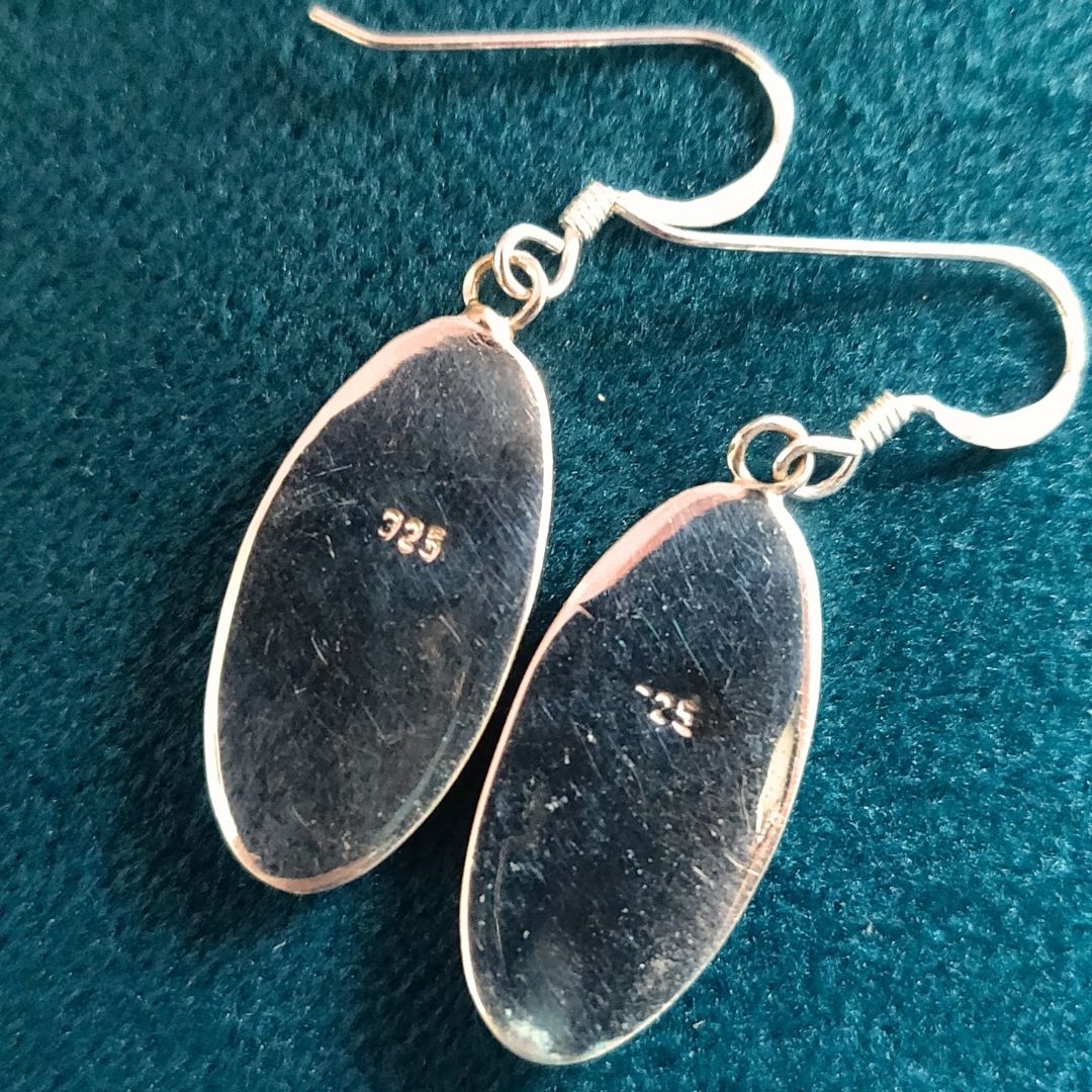 Mother Of Pearl Oval Dangler