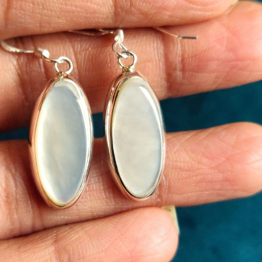 Mother Of Pearl Oval Dangler