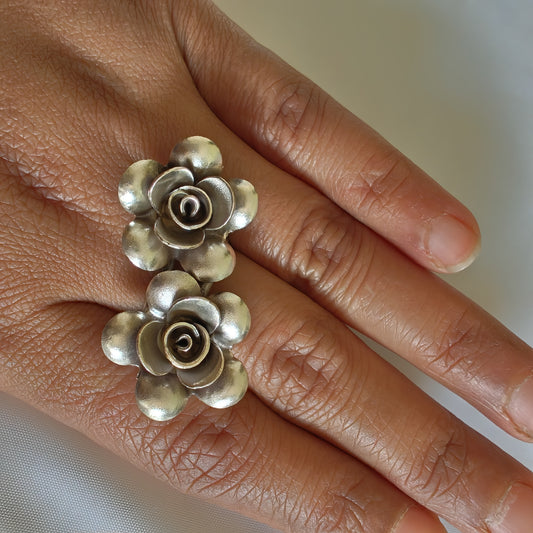 Statement Exclusive Cocktail 3D Double Rose Floral Ring