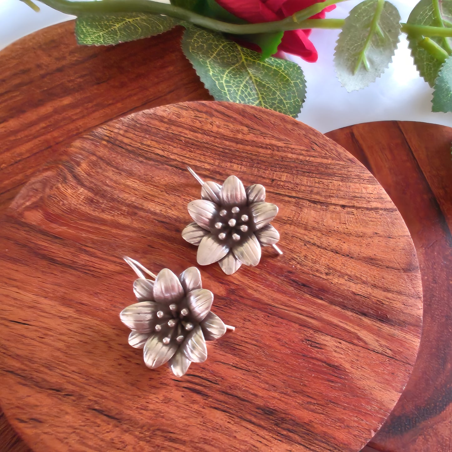 3D Floral Daisy Earring with Texture Small