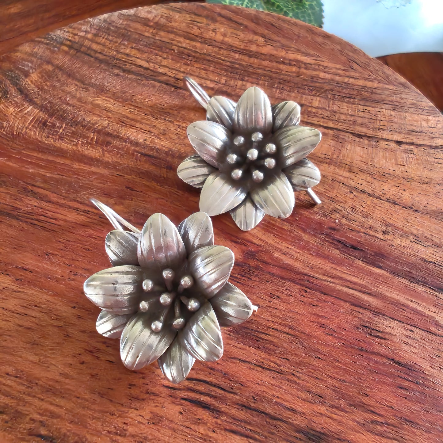 3D Floral Daisy Earring with Texture Small