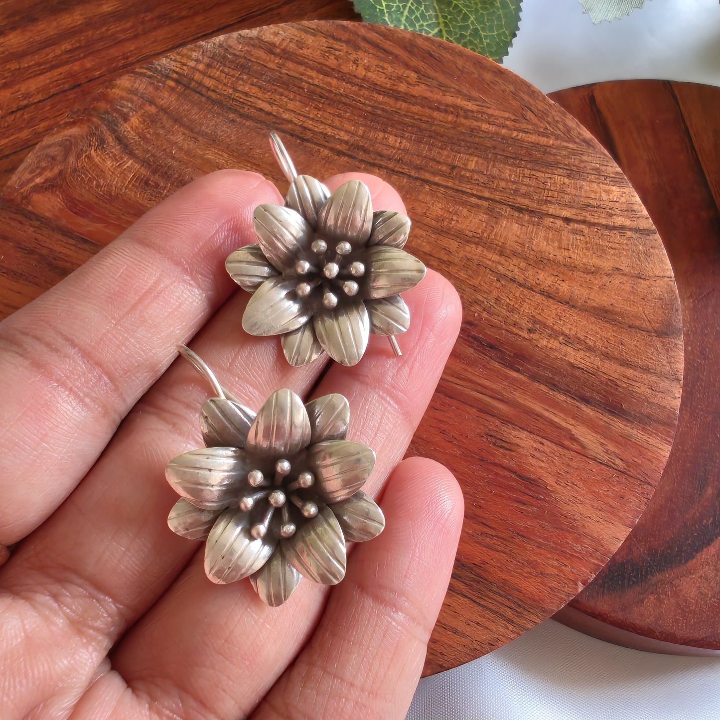 3D Floral Daisy Earring with Texture Small