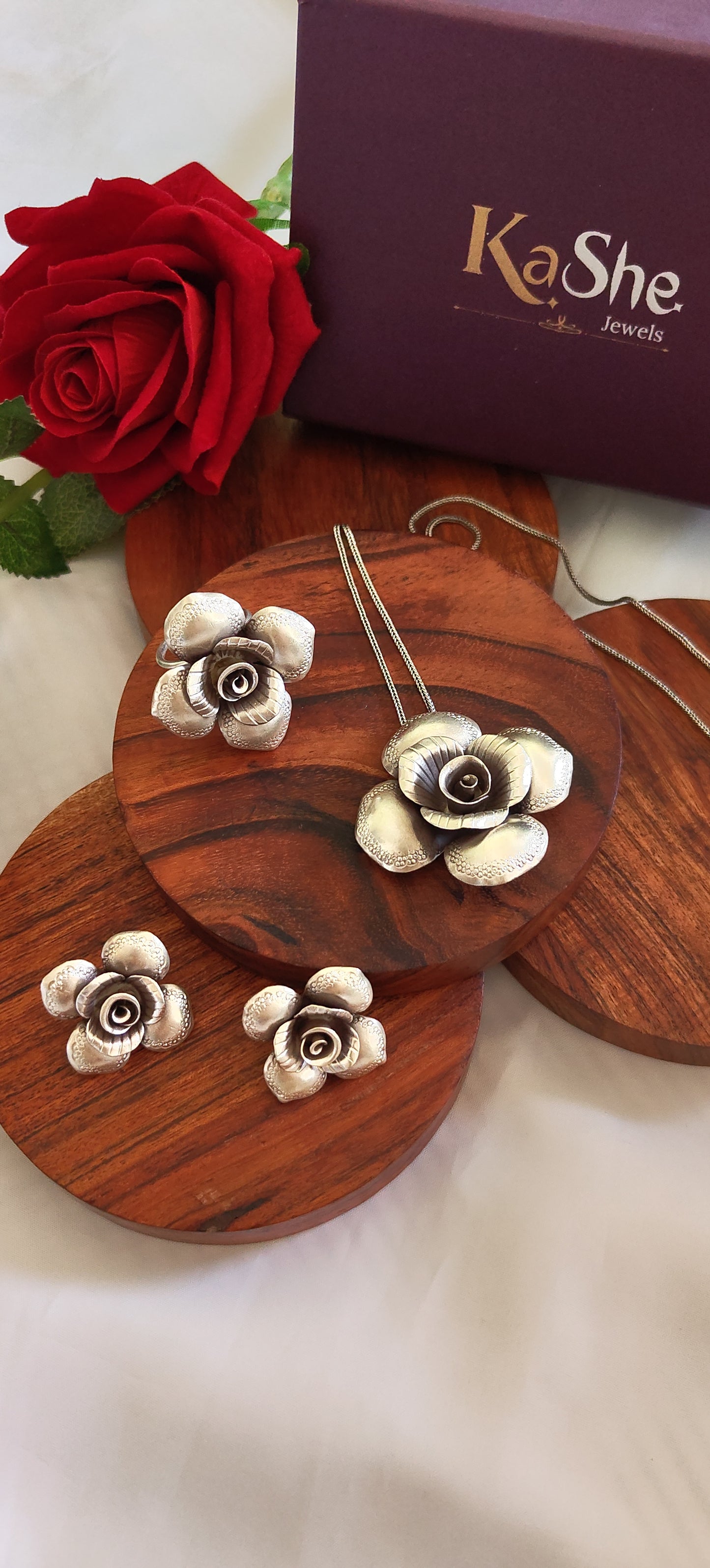 Exclusive Statement 3D Four Petal Rose Pendant Flower With Texture