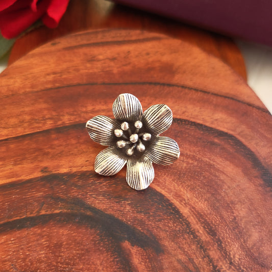 Statement 3D Daisy Textured Flower Pendant Small