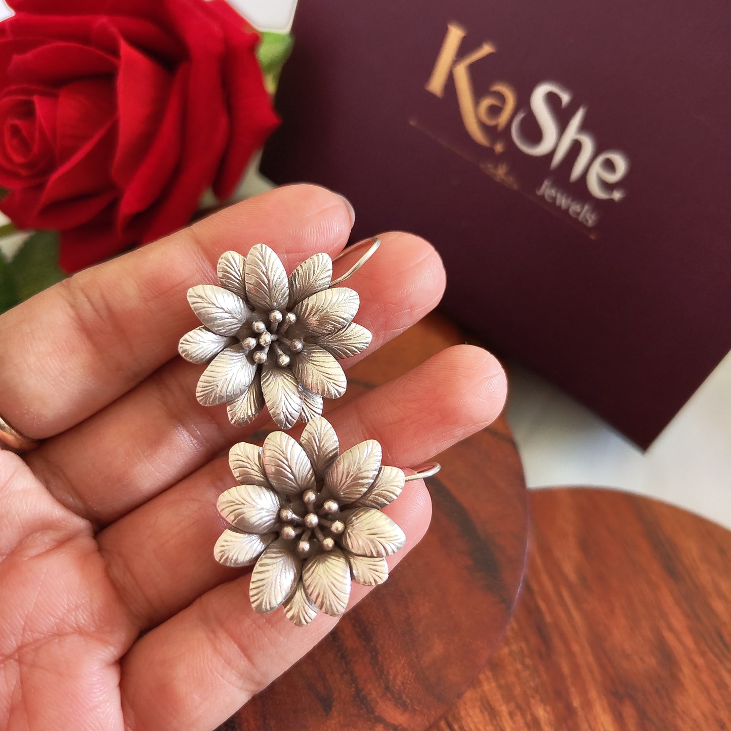 3D Floral Daisy Earring with Texture Big