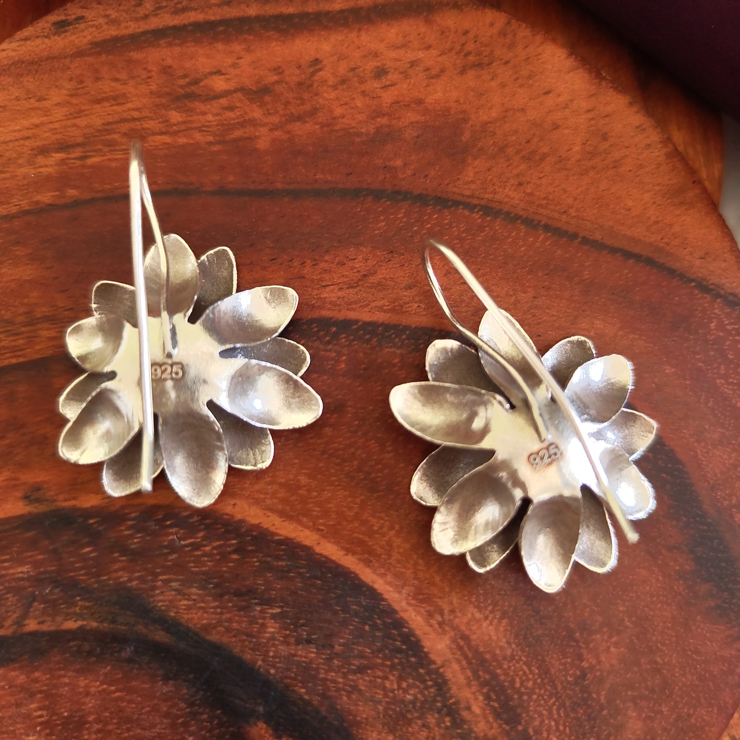 3D Floral Daisy Earring with Texture Big