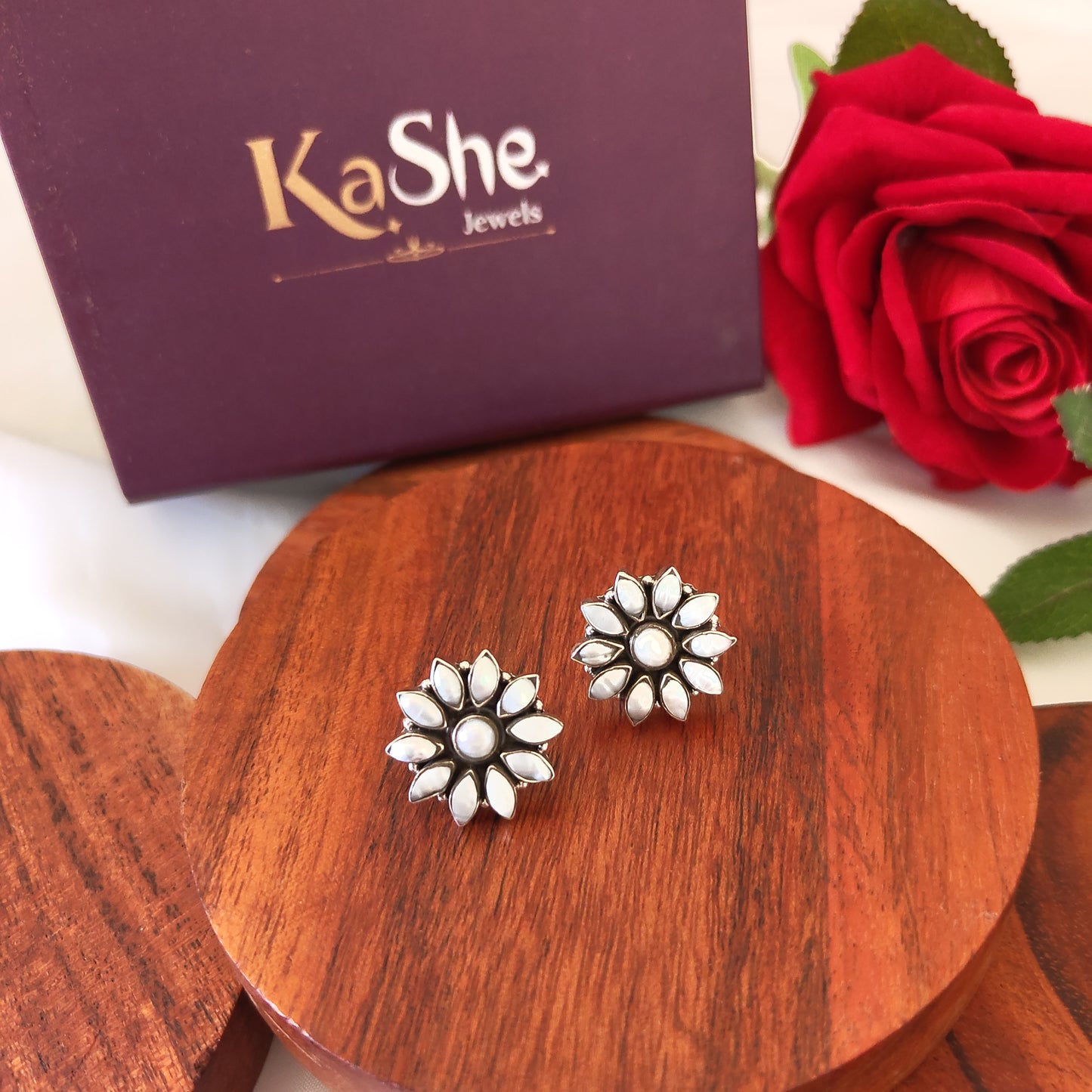 Classic Silver Cut Pearl Floral Stud Big