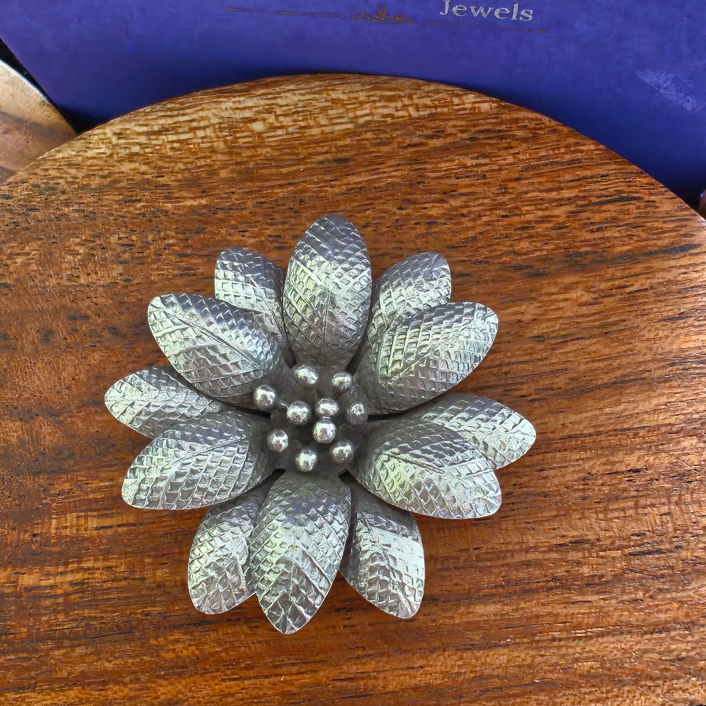 Statement 3D Daisy Textured Flower Pendant Medium