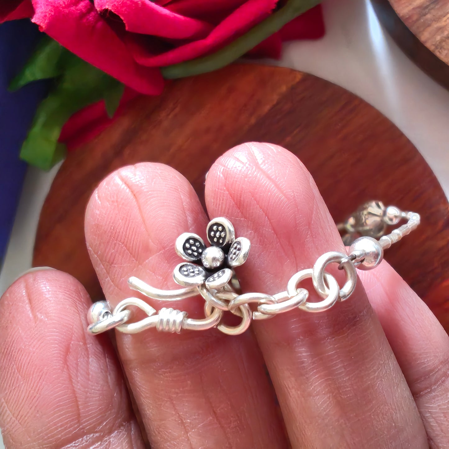 Exquisite Floral Loose Bracelet With Flower Charms