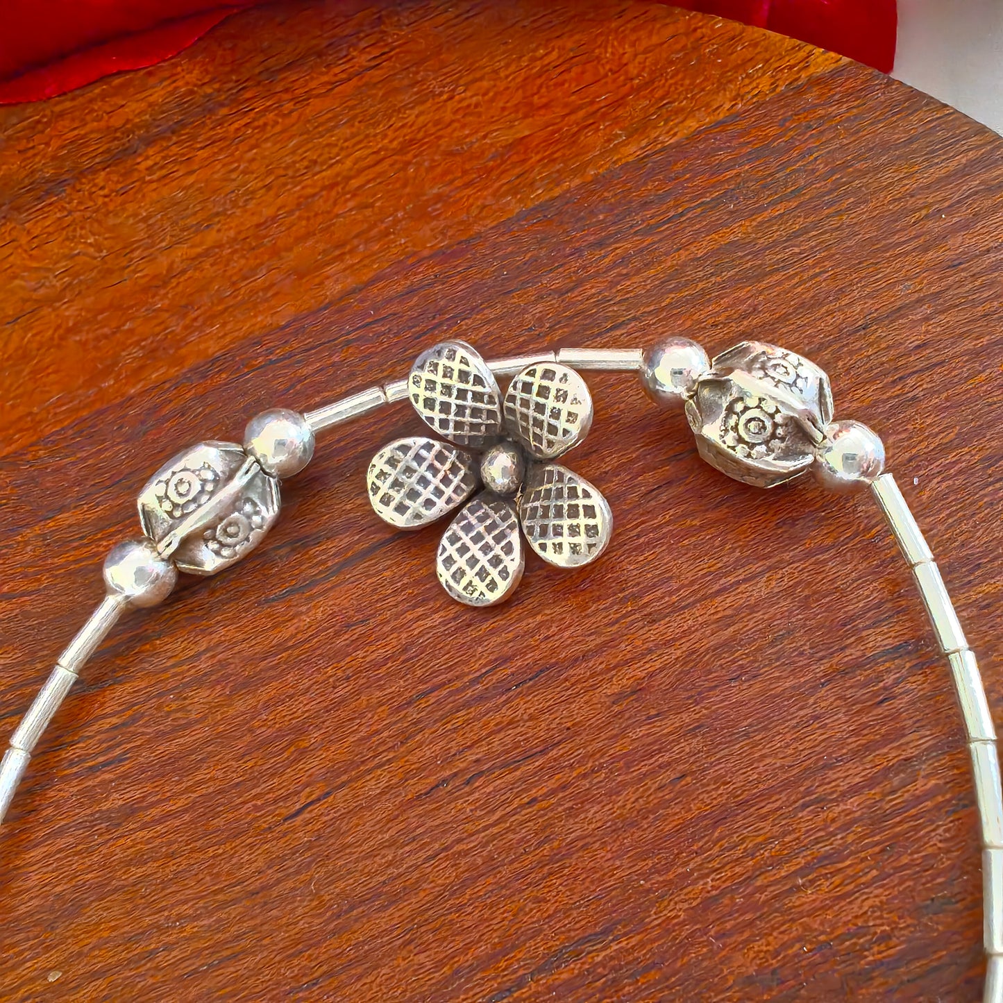 Exquisite Floral Loose Bracelet With Flower Charms