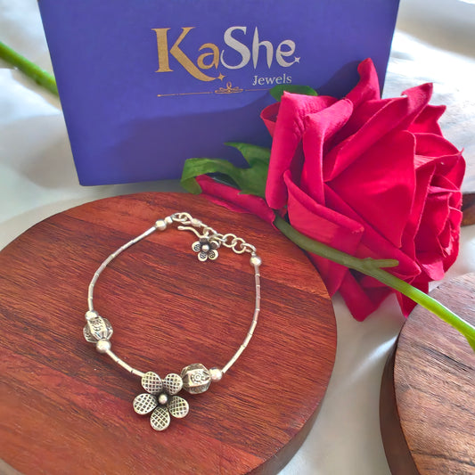 Exquisite Floral Loose Bracelet With Flower Charms