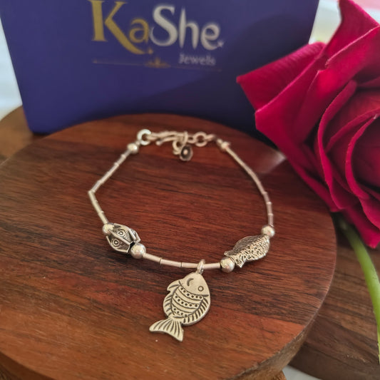 Exquisite Floral Loose Bracelet With Fish Charms