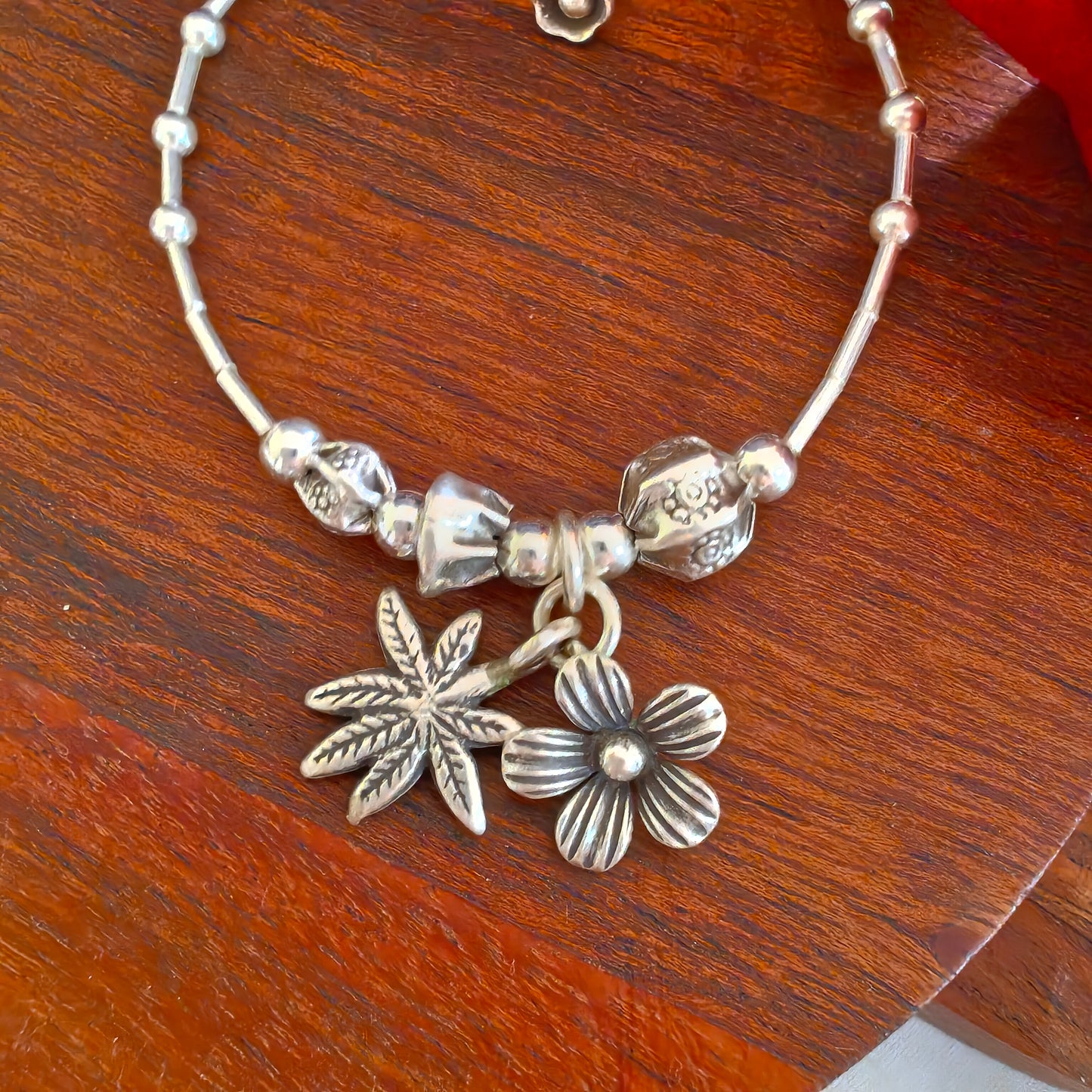 Exquisite Floral Loose Bracelet With Flower And Maple Leaf Charms