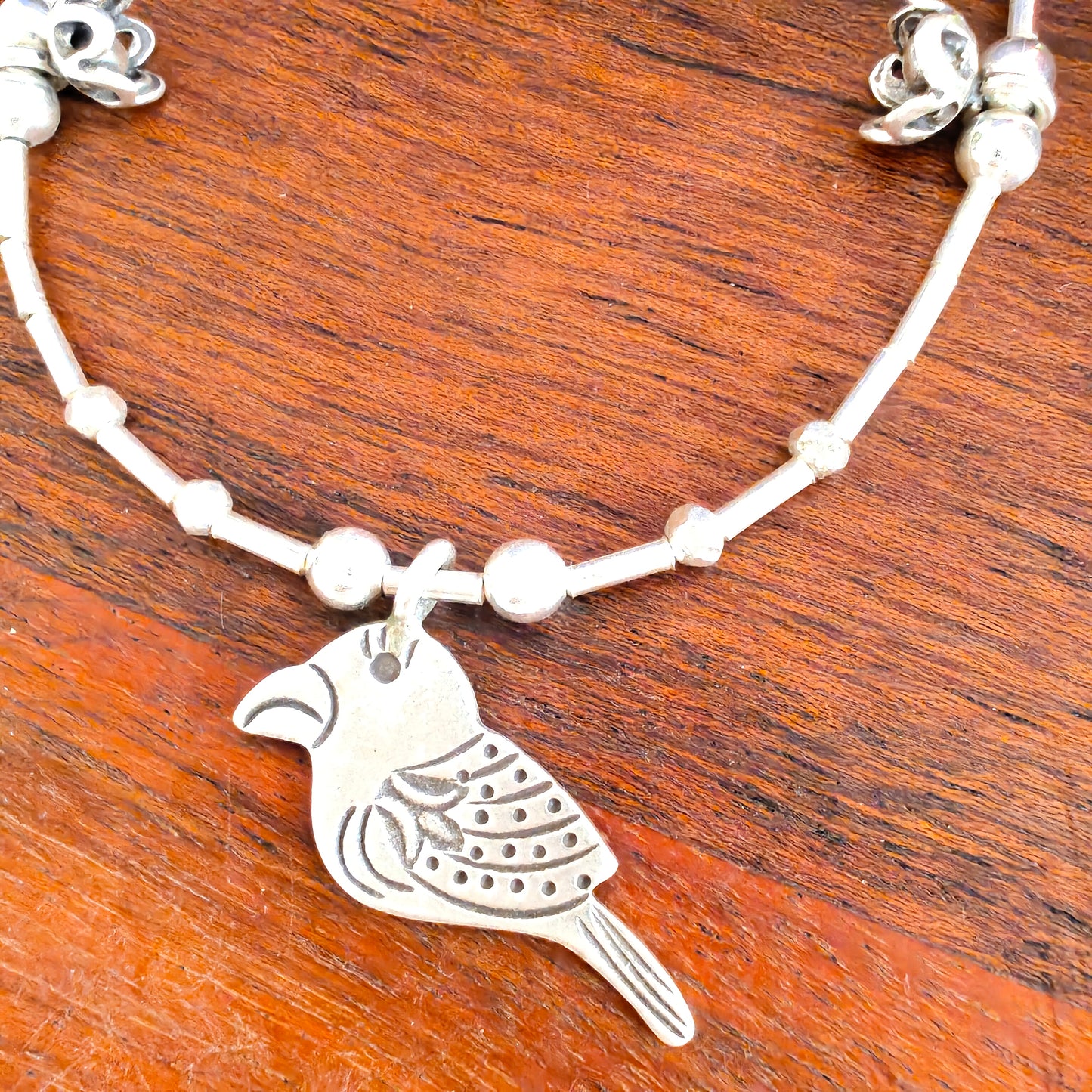 Exquisite Floral Loose Bracelet With Bird Charms