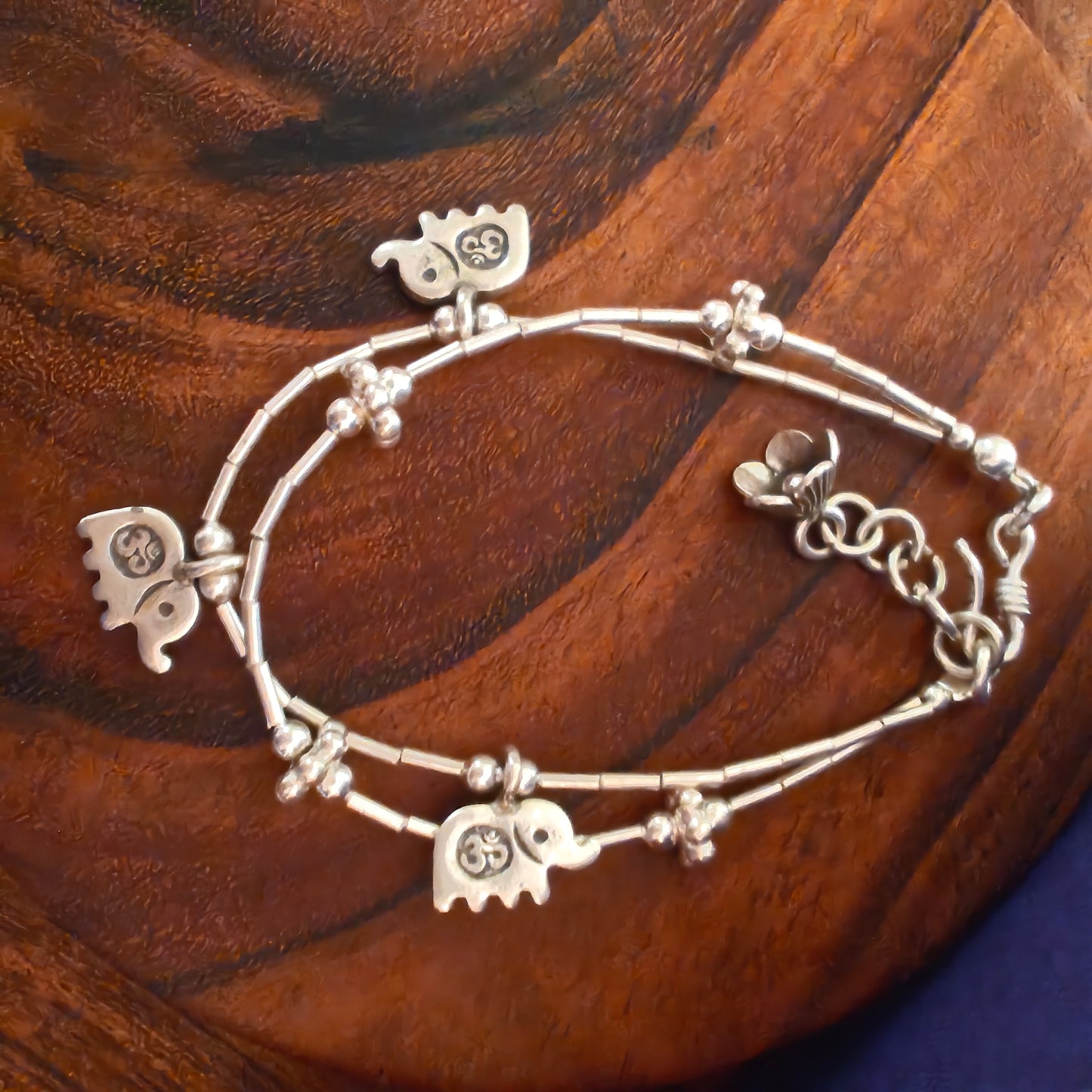 Exquisite Loose Bracelet With Elephant Charms (Two-layered)