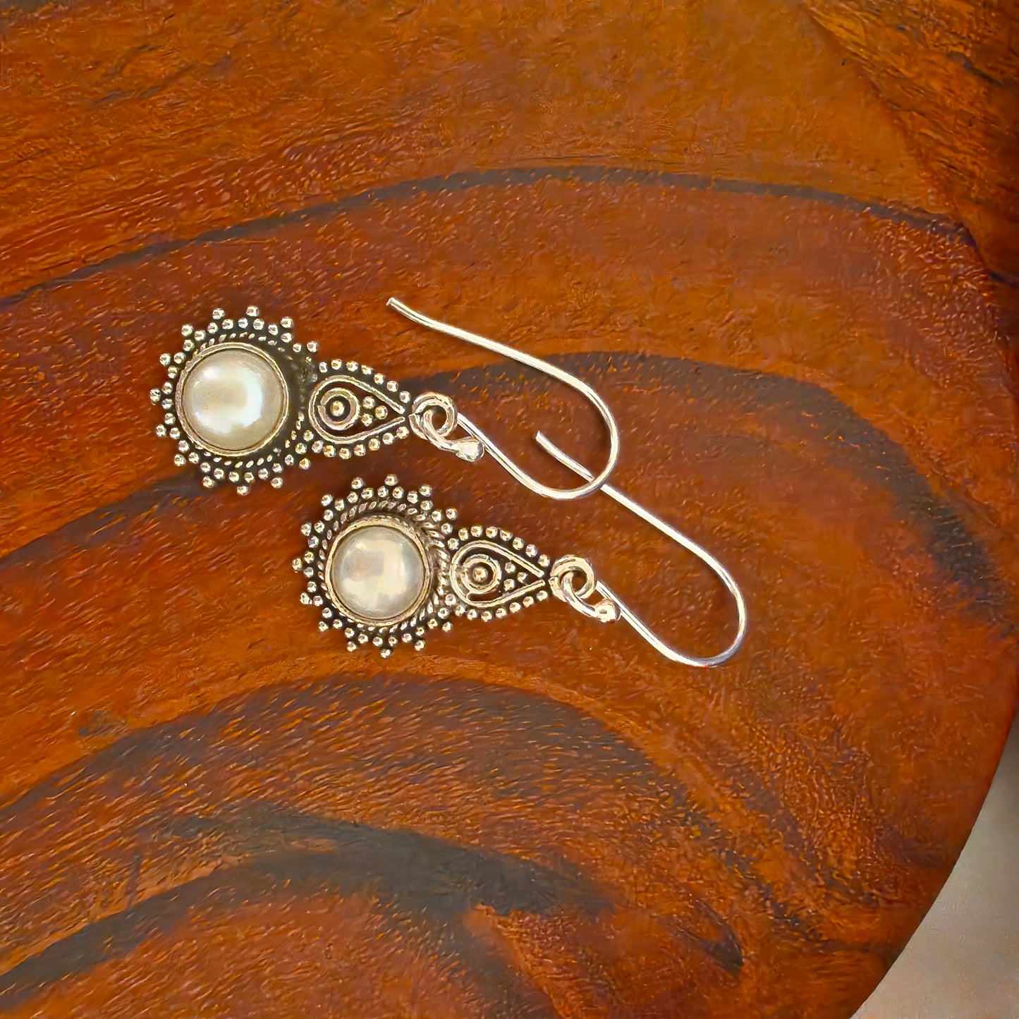 Dainty Silver Pearl With Leaf Drop Rava Design Hooks