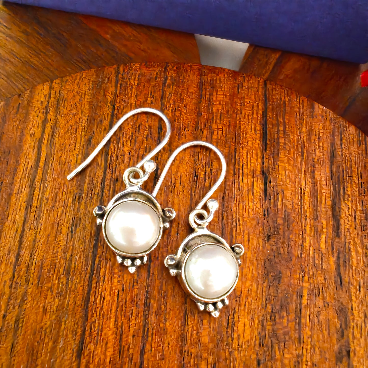 Classic Silver Everyday Wear Pearl With Five Dot Rava Design Hooks (ii)