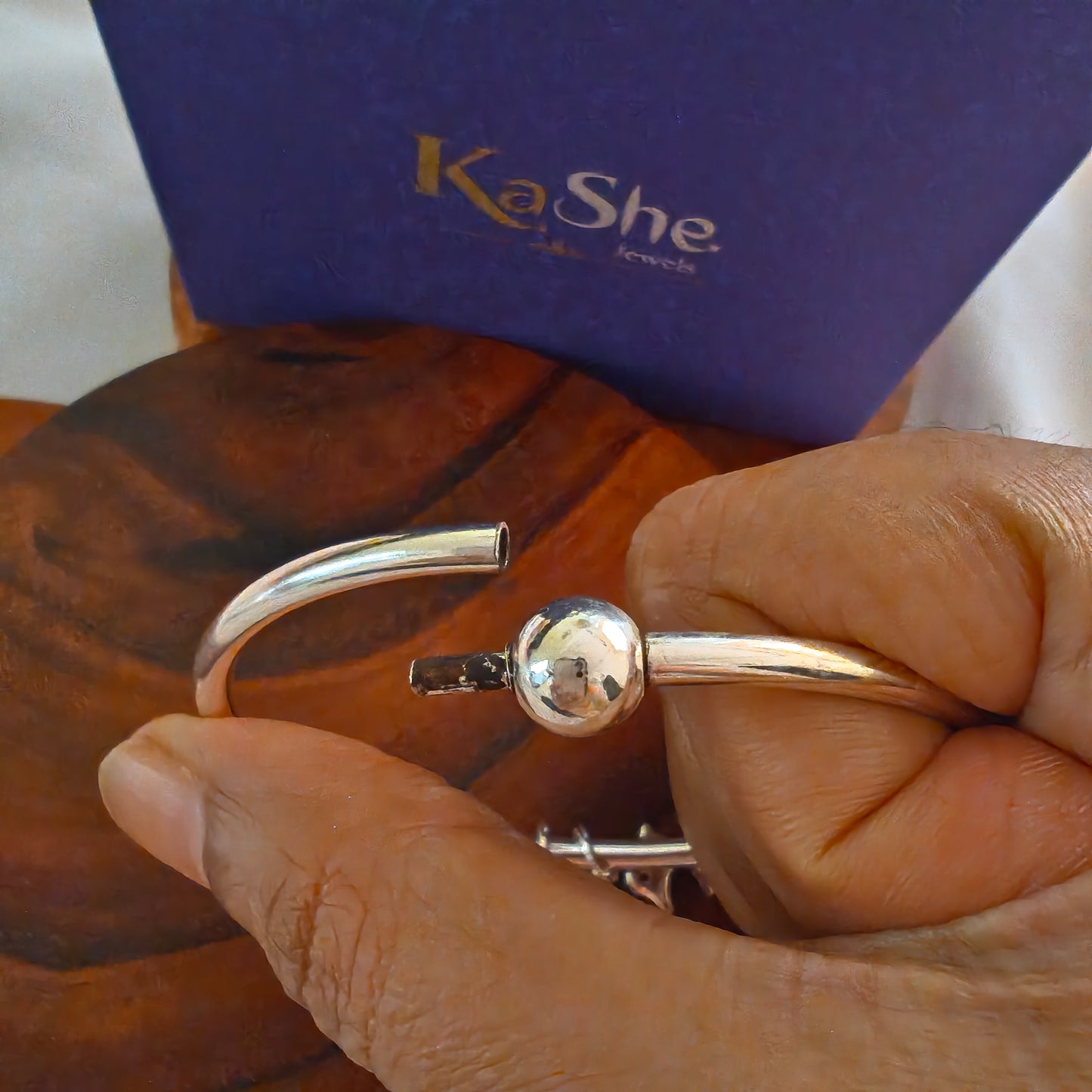 Silver Light Weight Openable Flexi Kada Big With Three Fish Charms