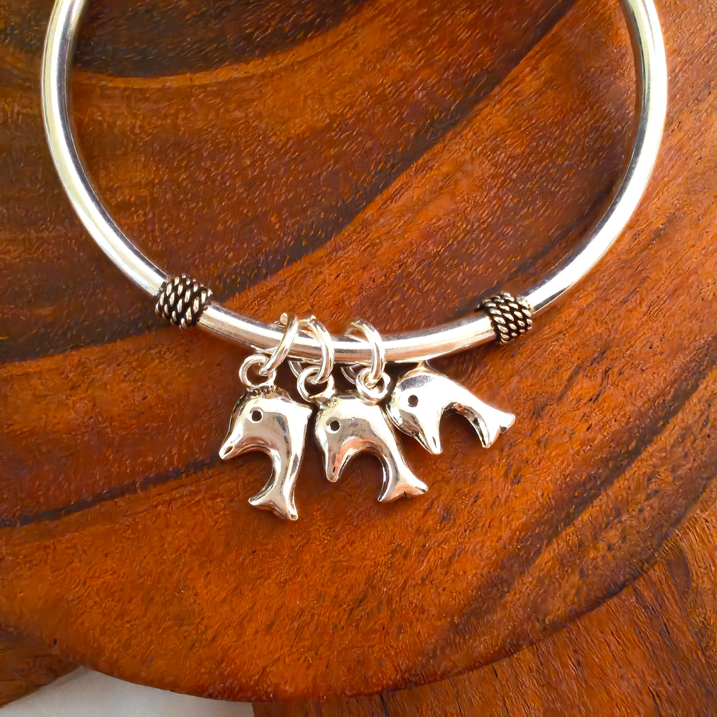 Silver Light Weight Openable Flexi Kada Big With Three Fish Charms