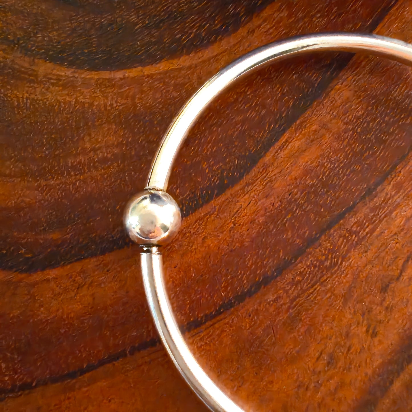Silver Light Weight Openable Flexi Kada Big With Three Fish Charms