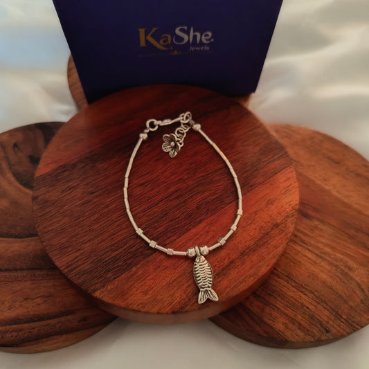 Exquisite Floral Loose Bracelet With Fish And Flower Charms