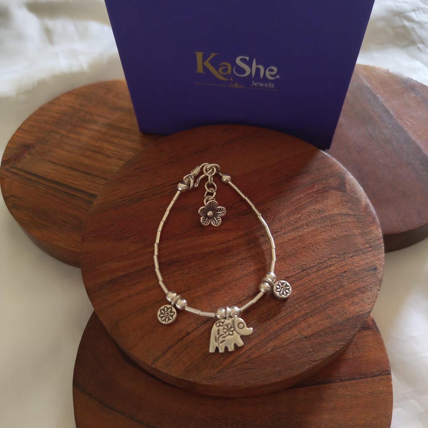 Exquisite Loose Bracelet With Elephant Circles And Flower Charms