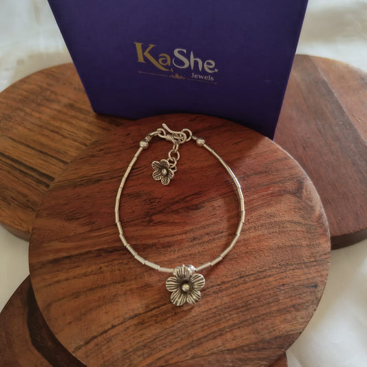 Exquisite Floral Loose Bracelet With Flowers Charms