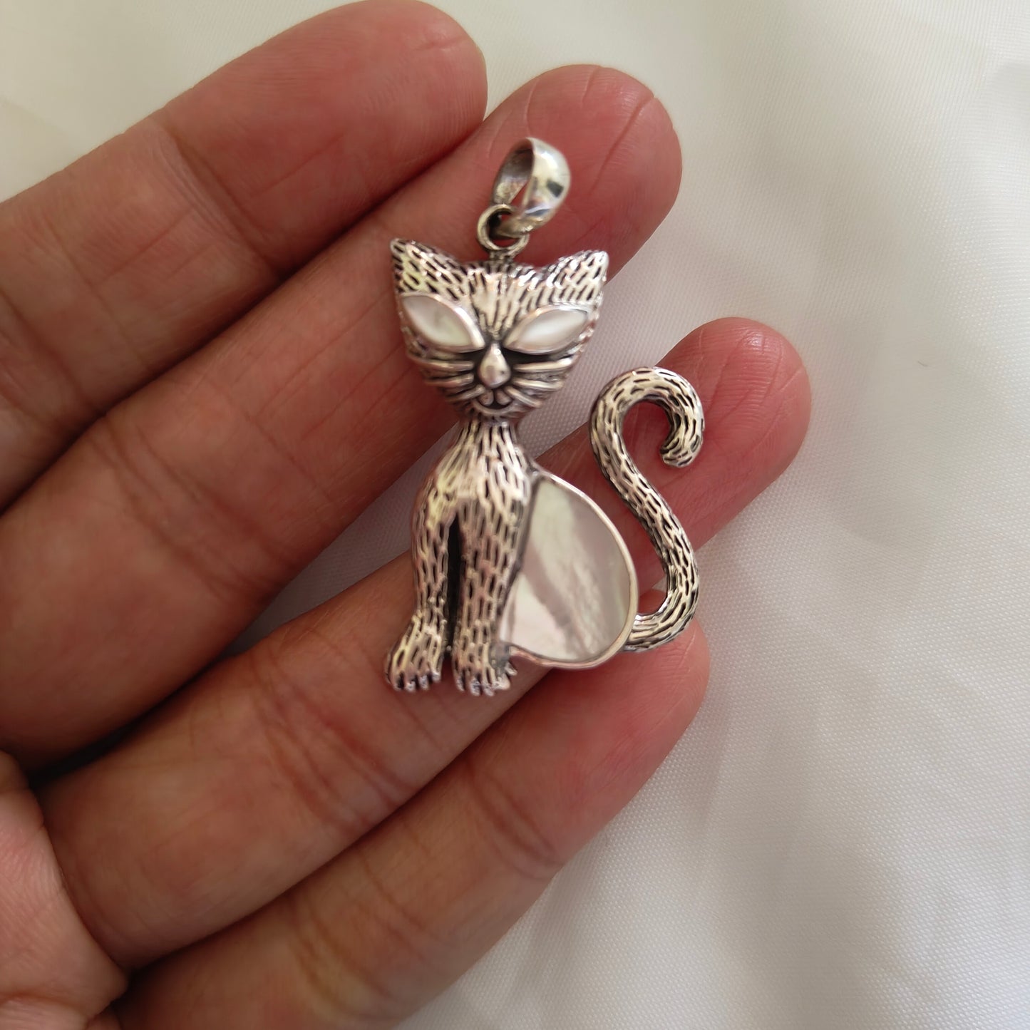 925 Vintage Intricate Silver Mother Of Pearl Cat Pendant