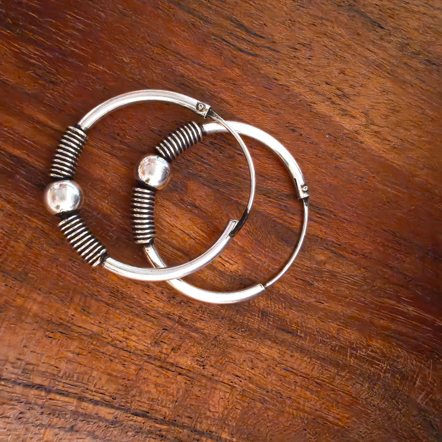 925 Silver Classic Evergreen Textured Baali Hoops With Ball Small Size
