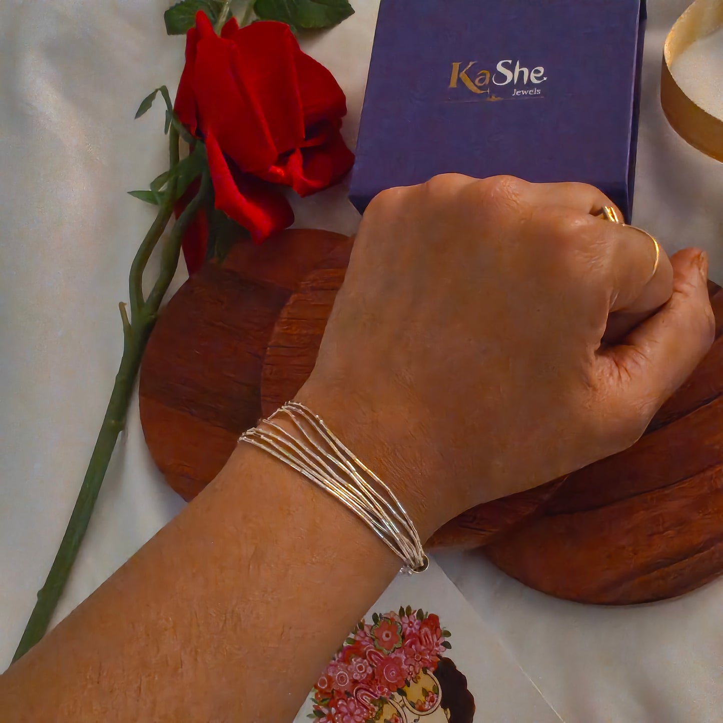Exquisite Statement Loose Bracelet With Flower Charms (Seven-layered)