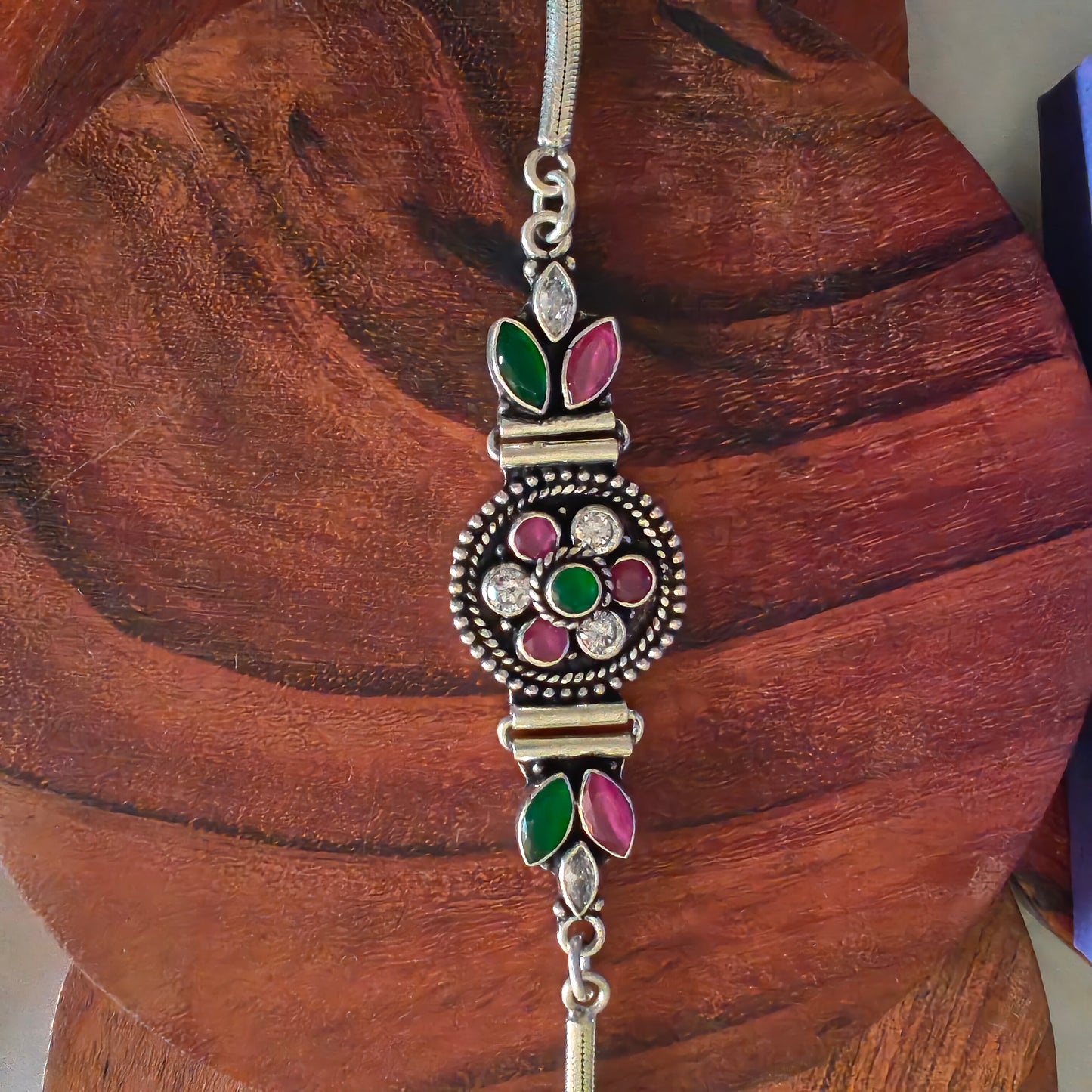 Exquisite Pink Green White Stone Loose Bracelet