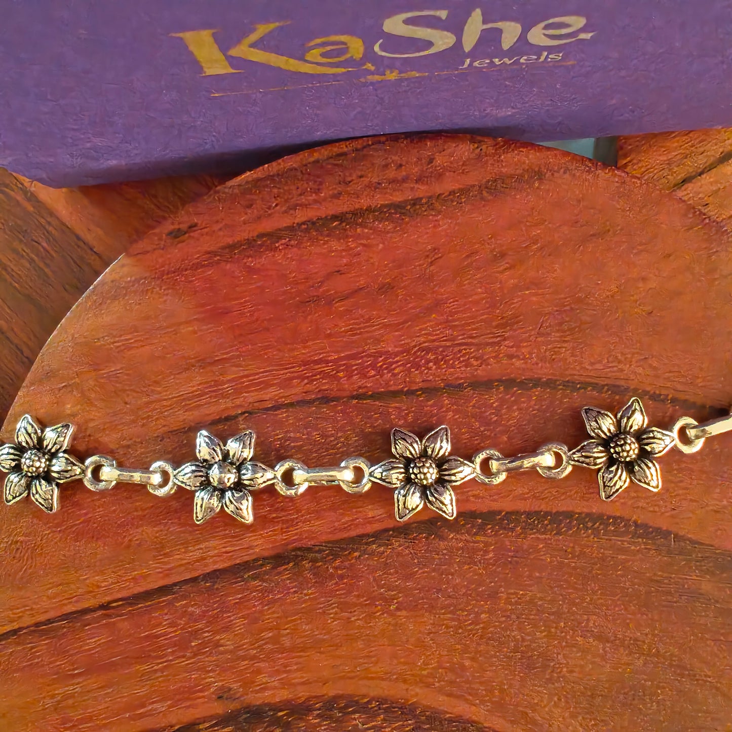 Exquisite 925 Silver Evergreen Flower Loose Bracelet