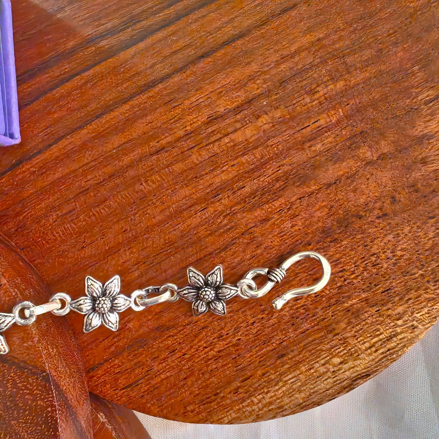 Exquisite 925 Silver Evergreen Flower Loose Bracelet