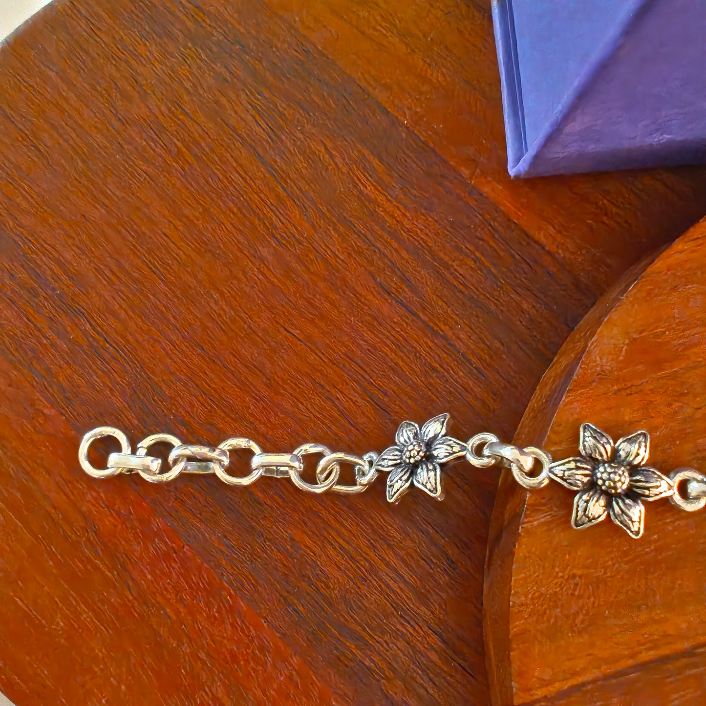 Exquisite 925 Silver Evergreen Flower Loose Bracelet