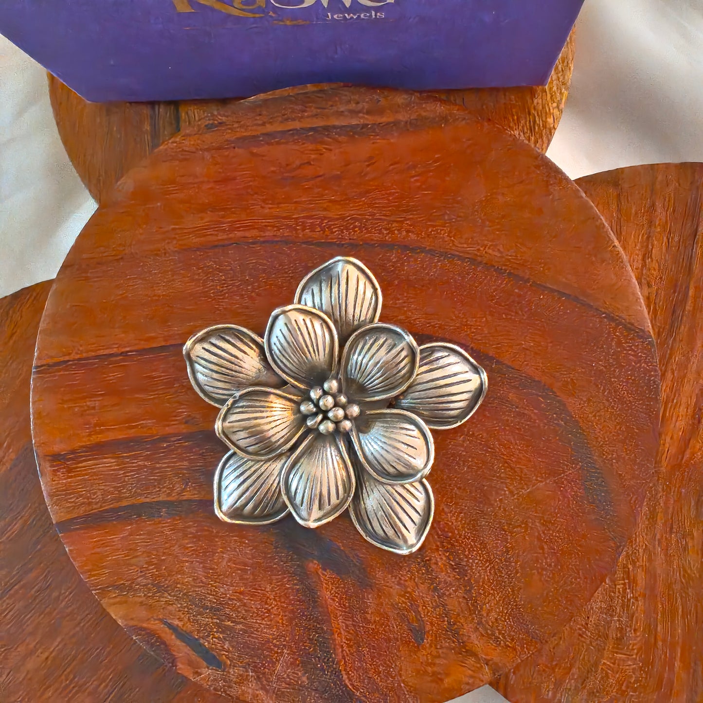 Statement 3D Textured Petal Excuisite Floral Pendant