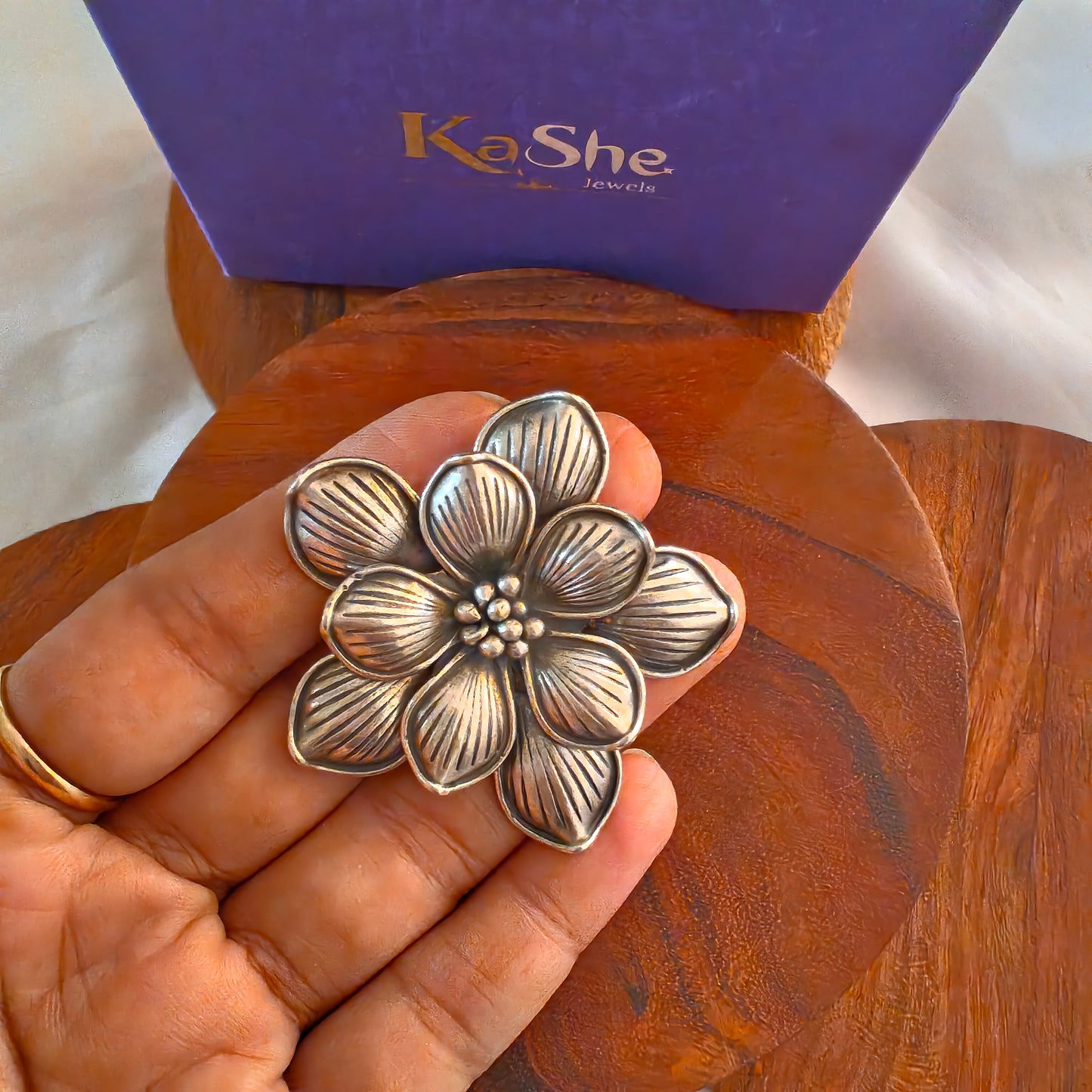 Statement 3D Textured Petal Excuisite Floral Pendant