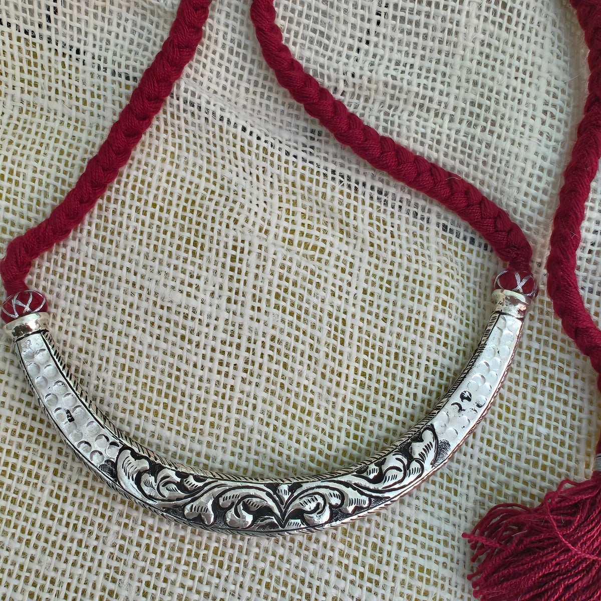 Versatile Choker Necklace Hasli with Handcrafted Chitai Intrcate Flower With Maroon Thread Pipe Dori (i)